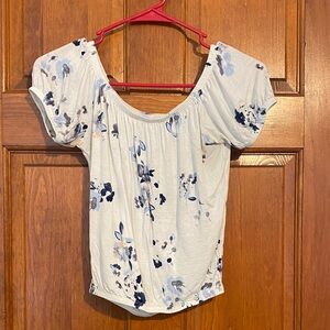 Arizona Jean Company White Top w/ Blue Flowers